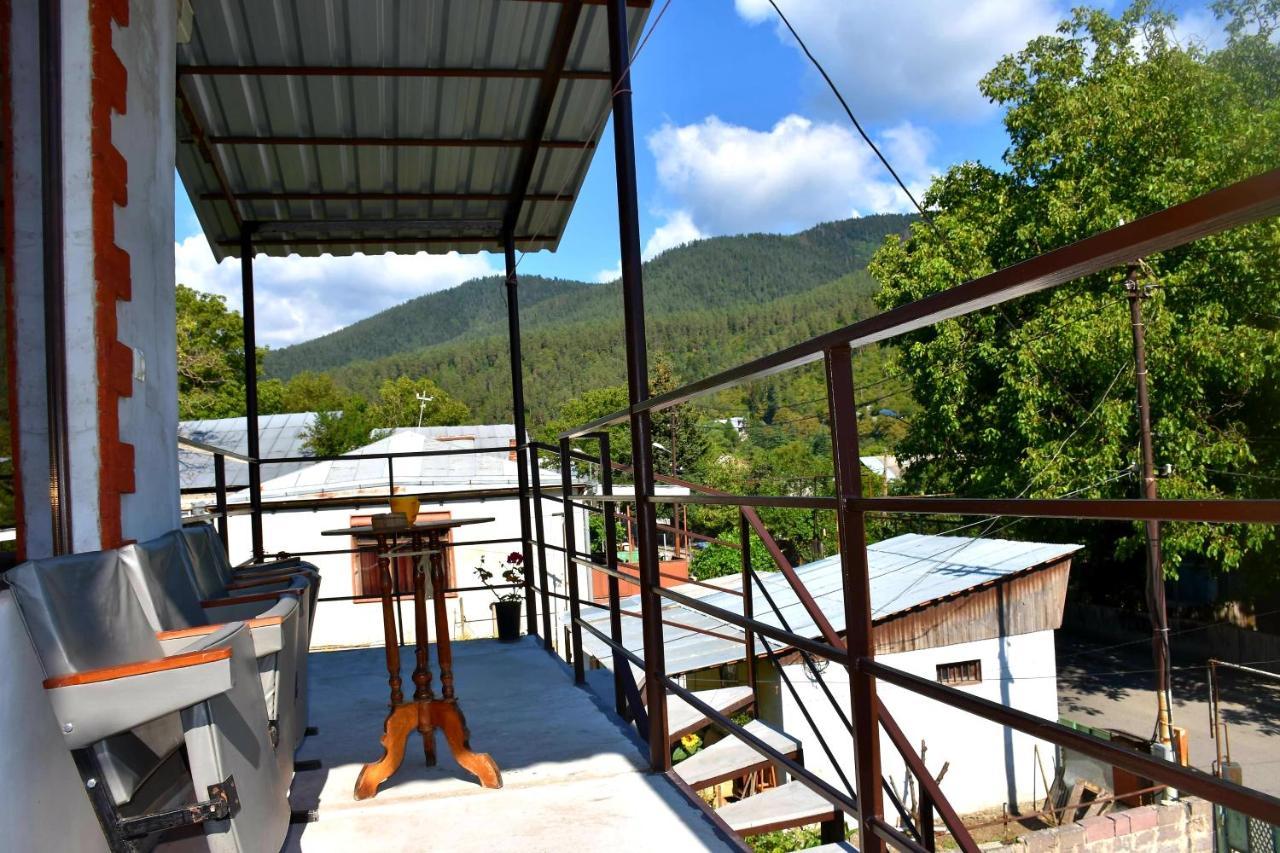 Holiday Home Borjomi Ngoại thất bức ảnh